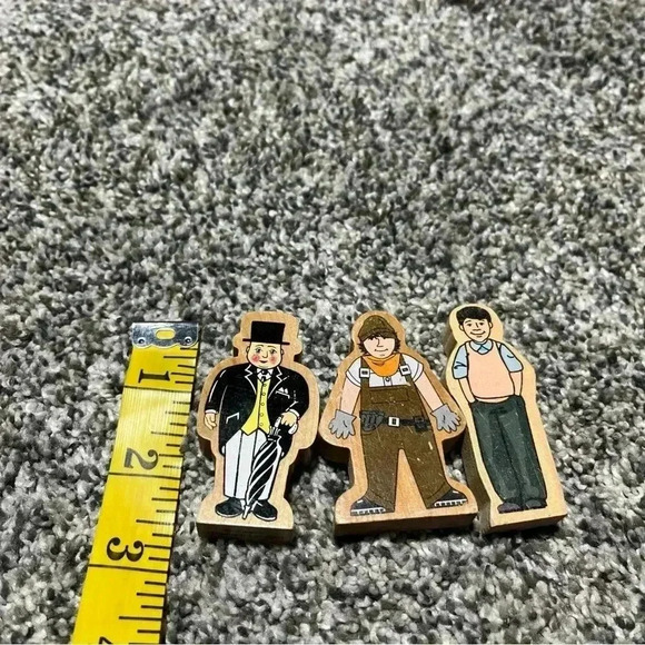 Thomas & Friends Wooden Railway People, Signs, Trees Accessories Lot 15 - Picture 10 of 11